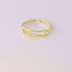Picture of Safety pin ring | golden