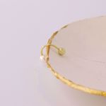 Imagem de Minimal pearl piercing | golden
