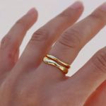 Picture of Wind Bold Ring | Golden