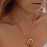Picture of Star locket necklace | golden