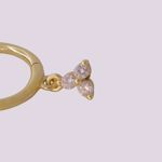 Picture of Sayuri huggie earring |  golden