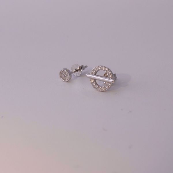 Imagem de Francesca stud earrings | silver