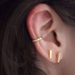 Picture of Simple bar piercing | golden
