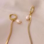 Picture of Camile hoop earrings | golden