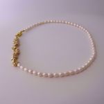 Picture of Camile pearls necklace | golden