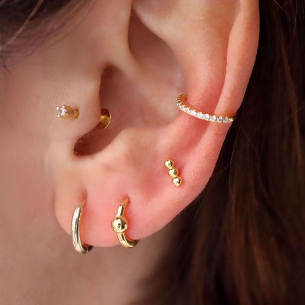Imagem de Petra huggie earring | golden
