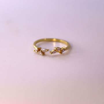 Picture of Petals ring | golden
