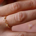 Picture of Petals ring | golden