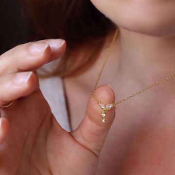 Picture of Petals necklace | golden