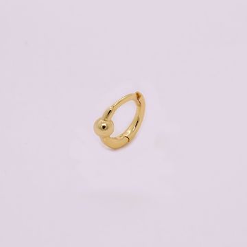 Picture of Petra huggie earring | golden