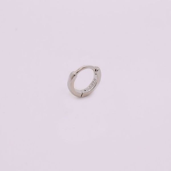 Picture of Beatriz huggie earring 6mm